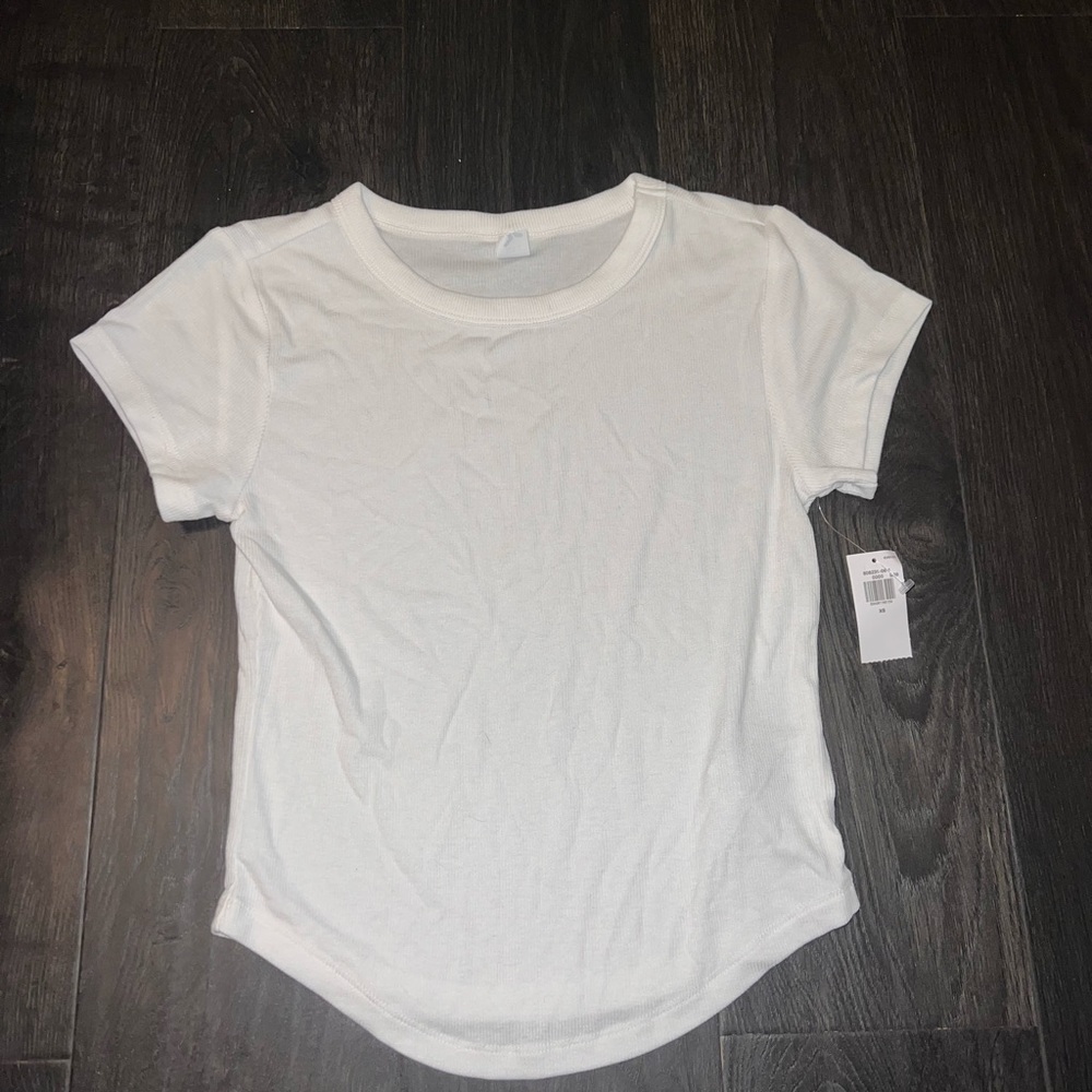 White old navy cropped baby tee. Size XS.